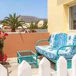 Garden House With Two Terraces דירה *